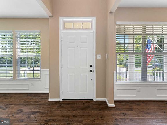 5th image of 10604 Shady Creek Ct