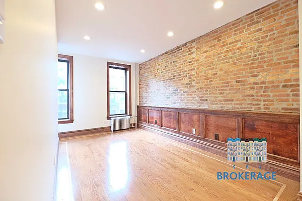 Rented by SBJ Brokerage, LLC | media 8