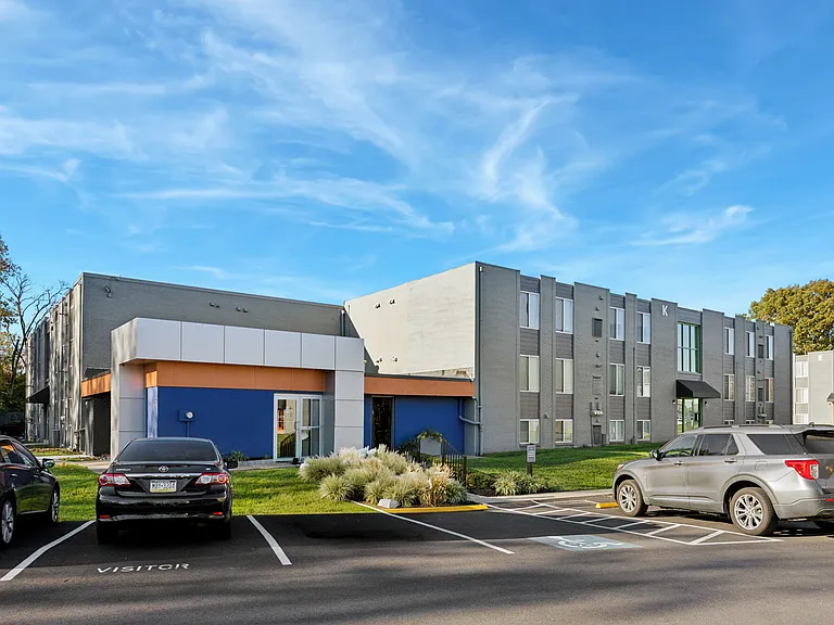Lions Gate Apartments — Photo 24