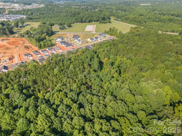 8137 McDonald Dr, Sherrills Ford, NC 28673