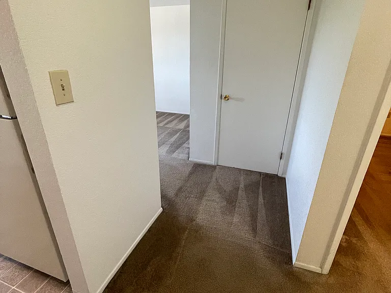 Pyramid Pointe Apartments — Photo 10