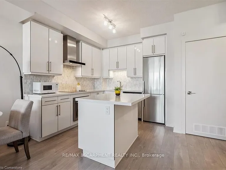 2093 Fairview St #1910 — Photo 9