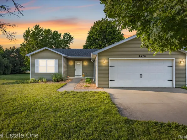 2479 Gibson Rd, Grand Blanc, MI 48439