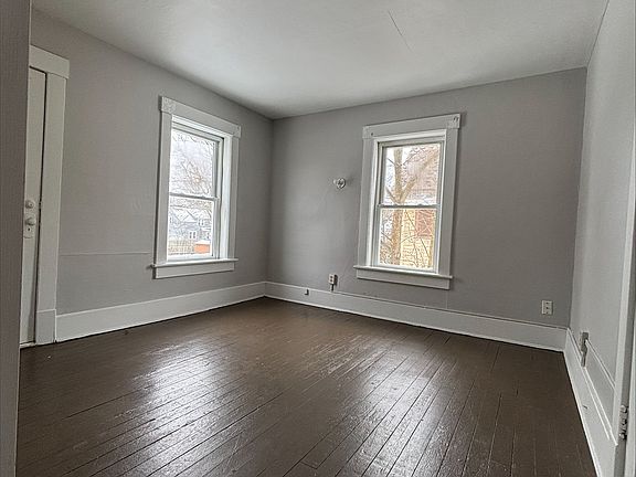 5th image of 137 Iddings Ave SE