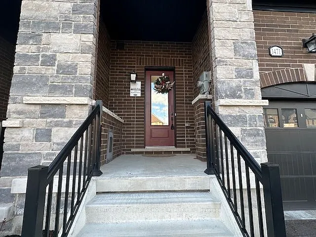 1471 Blackmore St — Photo 4