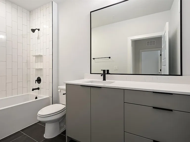 2500 Longview St #222 — Photo 17