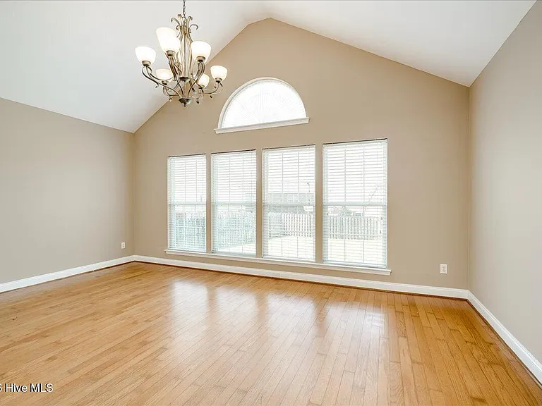 4552 Logans Way — Photo 10