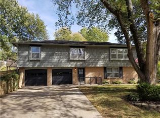 1315 Lake Rd, Liberty, MO 64068