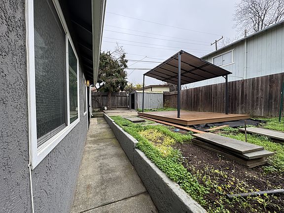 4th image of 432 Idora Ave