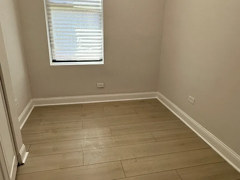 2101 S Marshall Blvd #2F — Photo 7
