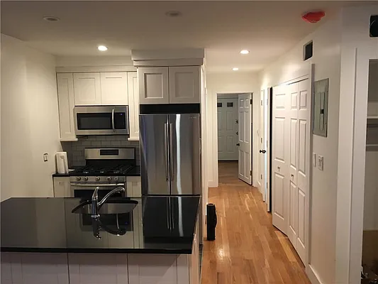 Rented by R New York | media 17