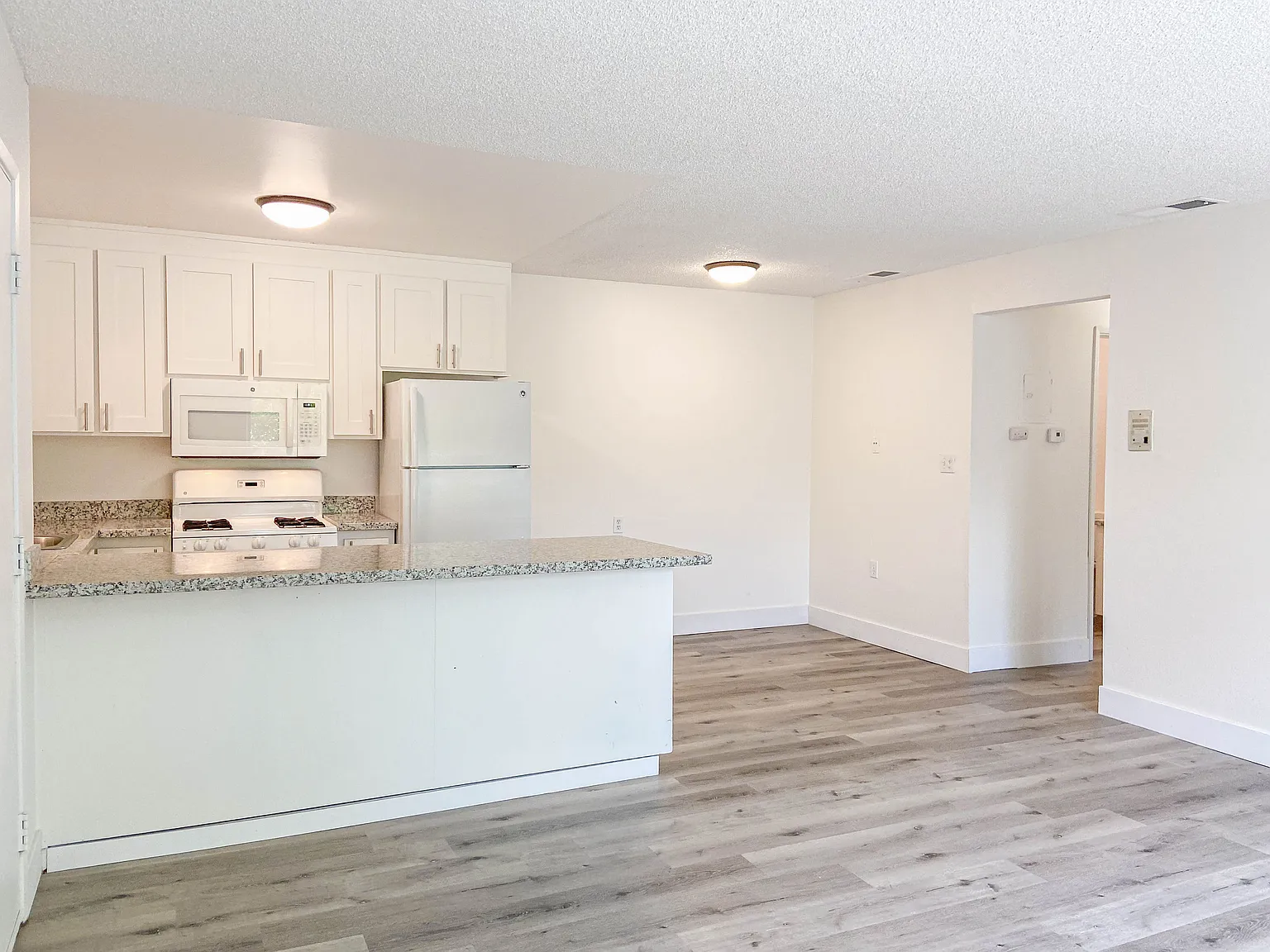 Northrop Woods Apartments — Photo 2