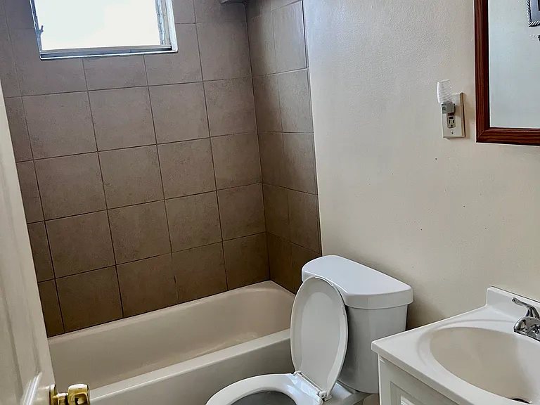 6301 Reedland St — Photo 7