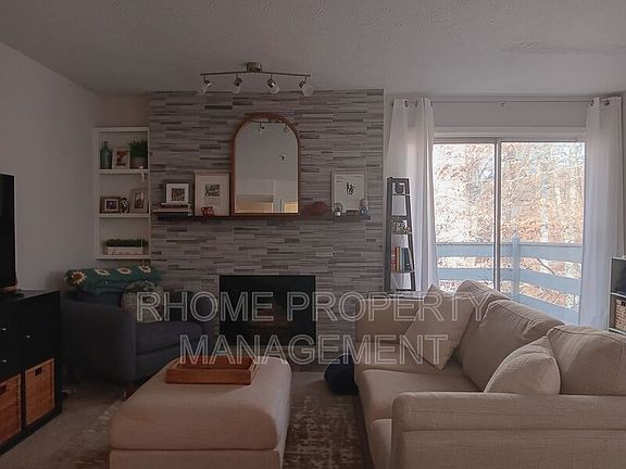3rd image of 1407 Riverview Dr SE