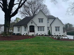 2829 Sharon Rd, Charlotte, NC 28211