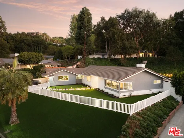 16524 Bosque Dr, Encino, CA 91436