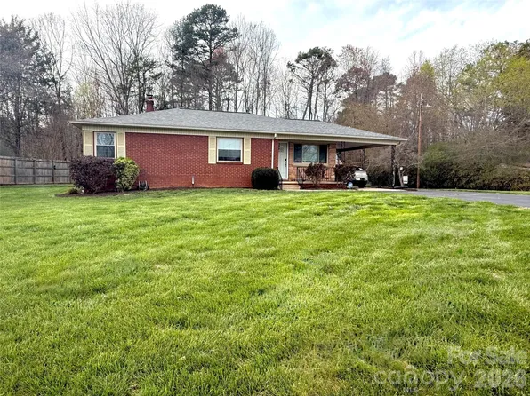 2841 20th St NE, Hickory, NC 28601