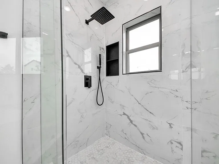 5630 Dolores St — Photo 23