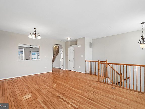 4th image of 4858 Marsden Pl