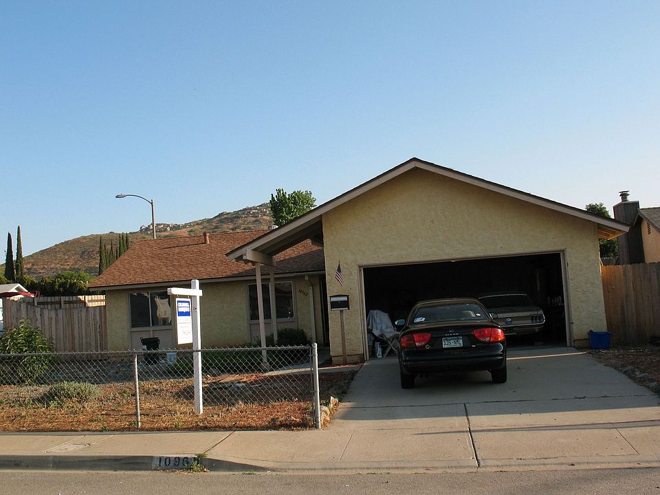 corner lot/fenced