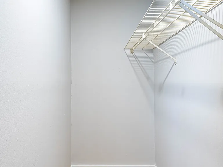 Lakehurst Apartments — Photo 12