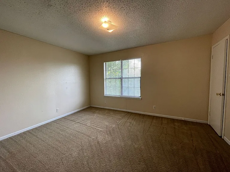 1701 Cedarview Circle — Photo 12