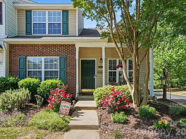 747 Rock Lake Gln, Fort Mill, SC 29715