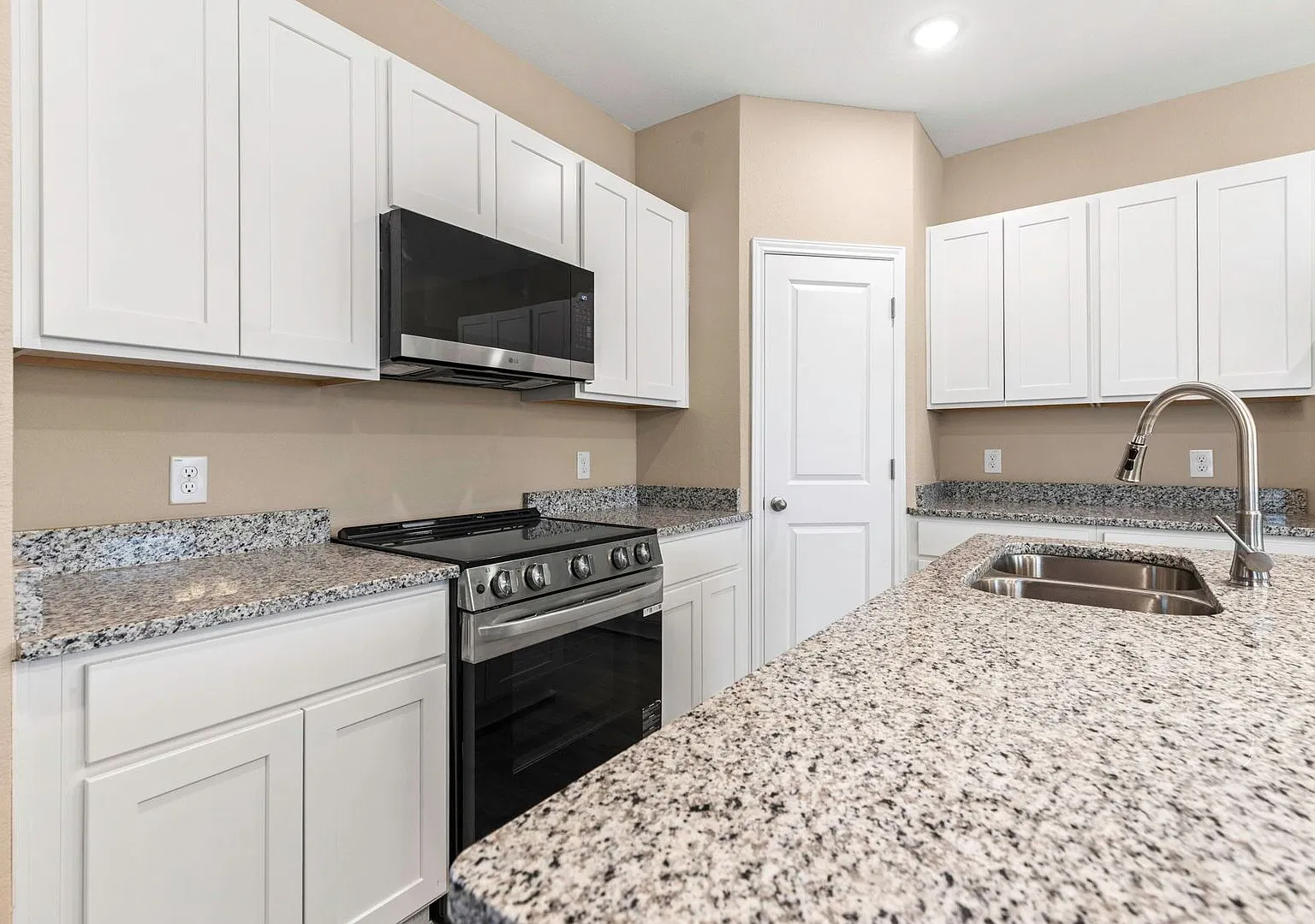 10708 Kiana Way — Photo 4