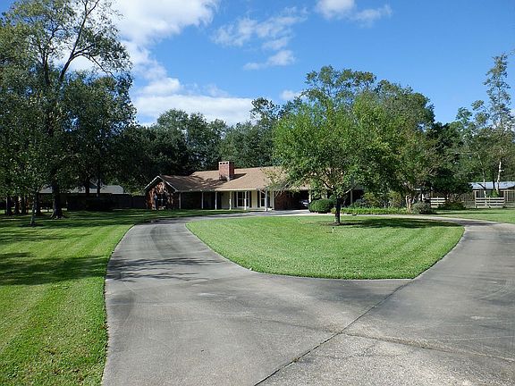 2nd image of 1425 Countrywood Cir