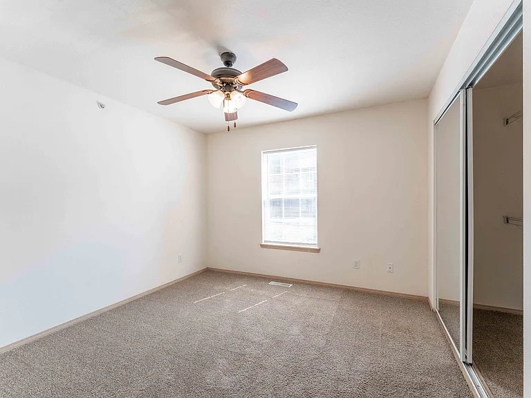 Battlefield Park Apartments — Photo 53
