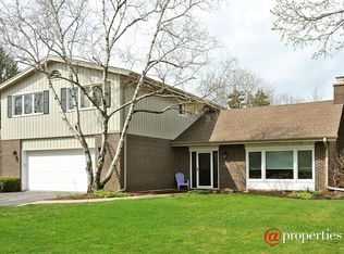 1800 Birch Rd, Northbrook, IL 60062