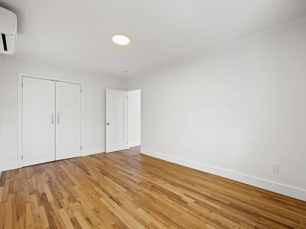 2567 East 29th Street image 16 of 31