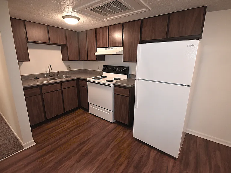 Waveland Place Apartments — Photo 76