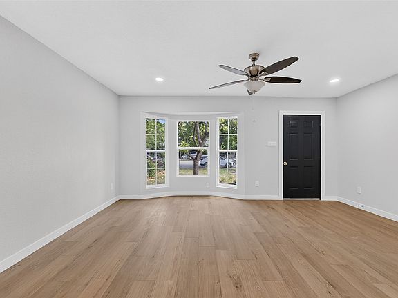 2nd image of 2607 W Lovers Ln