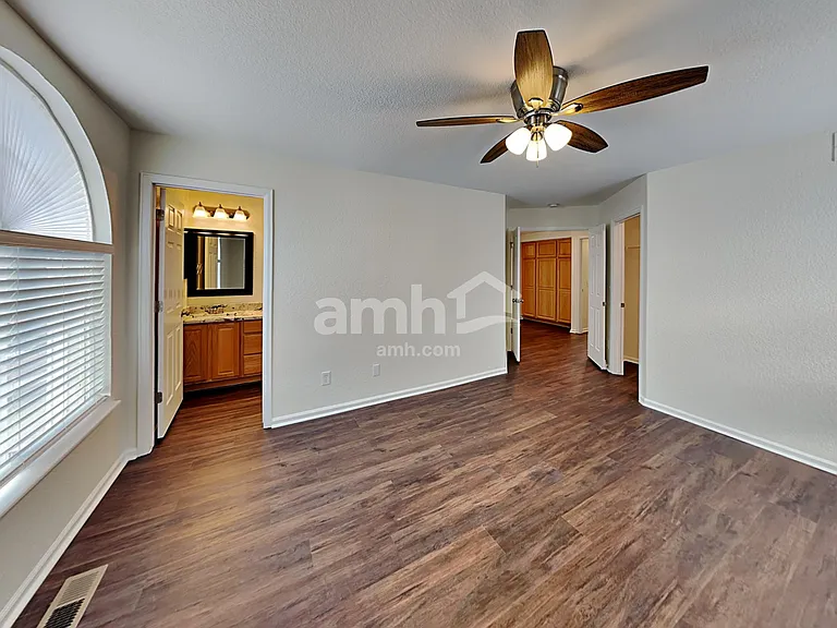 4832 Fundy St — Photo 10