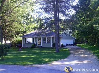 5325 Pine Ln, Roscoe, IL 61073