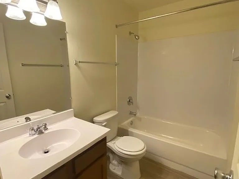 State Place Apartment Homes — Photo 118