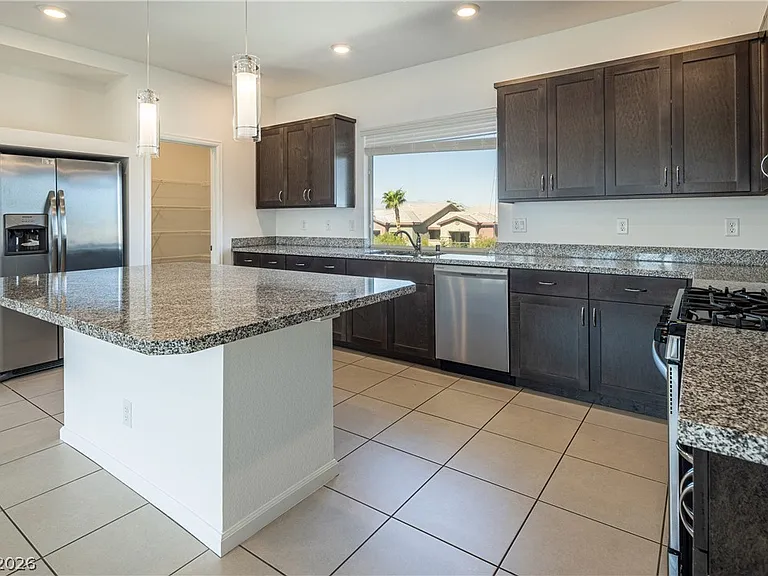 8040 Carpenter Creek Ave — Photo 5
