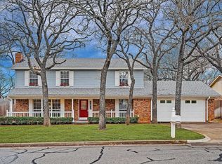 2905 Steve Dr, Hurst, TX 76054