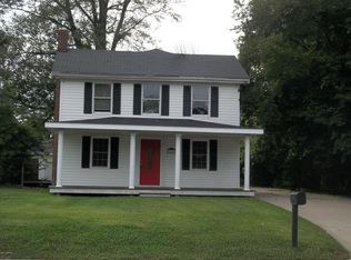 710 S Elm St, Three Oaks, MI 49128