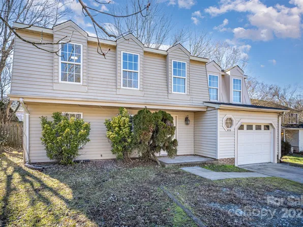 10718 Downpatrick Pl, Charlotte, NC 28262