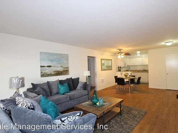 4th image of 18347 Collins St APT 11
