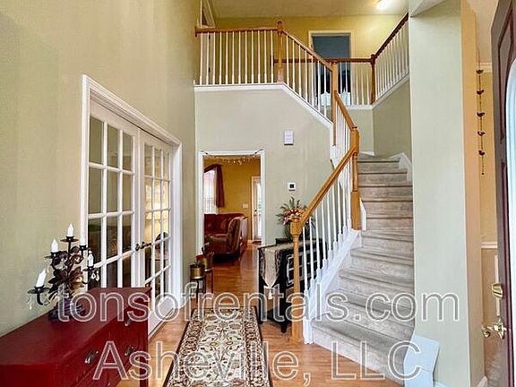 3rd image of 51 Yorktown Cir