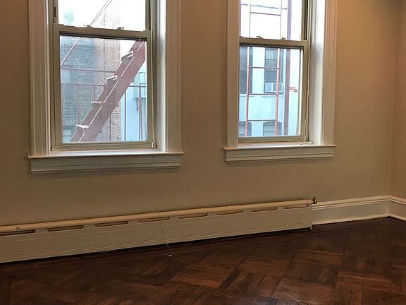 4th image of 3170 36th St APT 2R