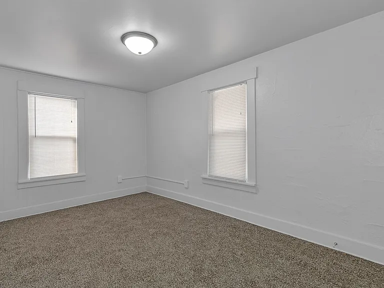 2218 11th St SW — Photo 5