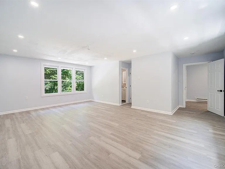 219 Benedict Rd — Photo 28
