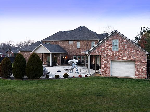 4th image of 4235 Lake Forest Dr