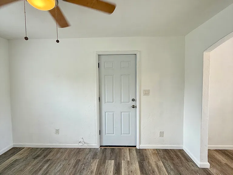 340 NE 125th St #3 — Photo 11