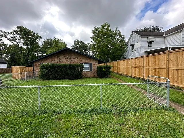2 bed, $1,200 — Photo 1
