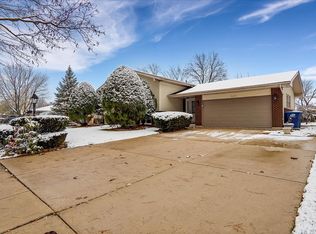 1637 Holly Ave, Darien, IL 60561